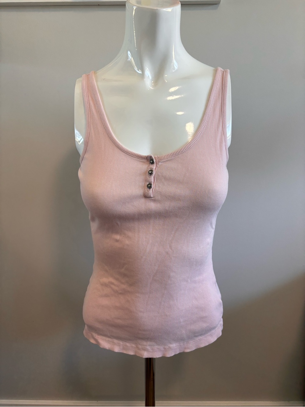 Y2K Early 2000’s GUESS Light Pink Ribbed Tank with Button Placket